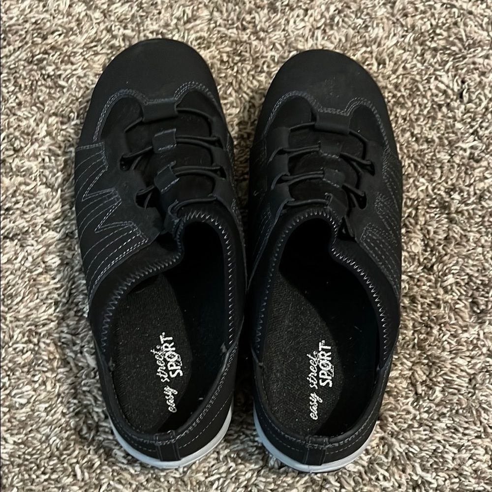 Easy Street Black Sneakers